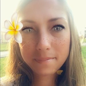 Meet your Posher, Alisa